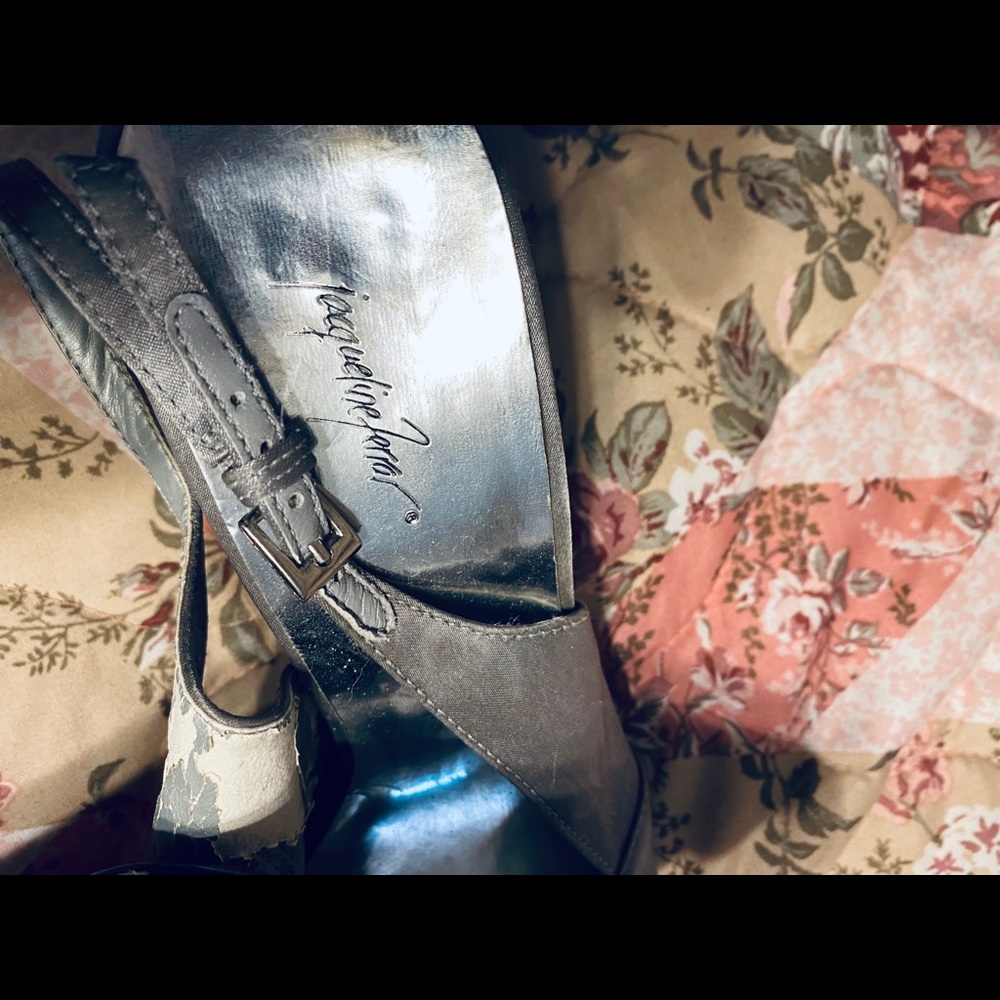 Heels - Picture 4 of 5